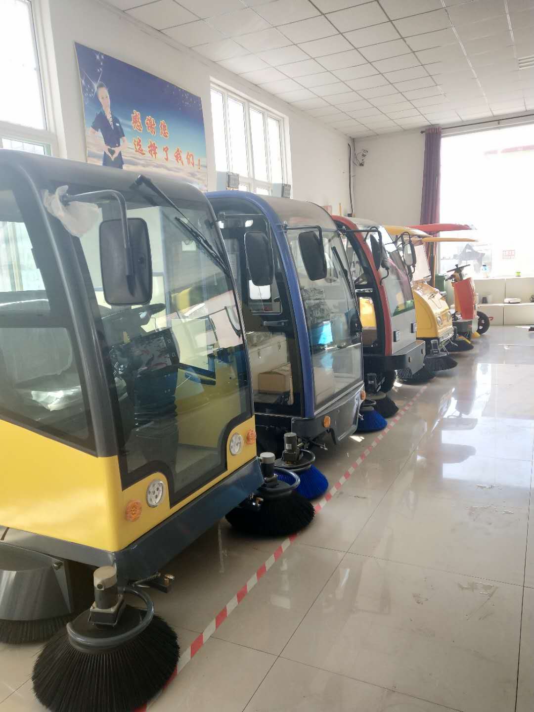厲害了！??！ 電動掃地機越來越多的用于城區主干道保潔工 64